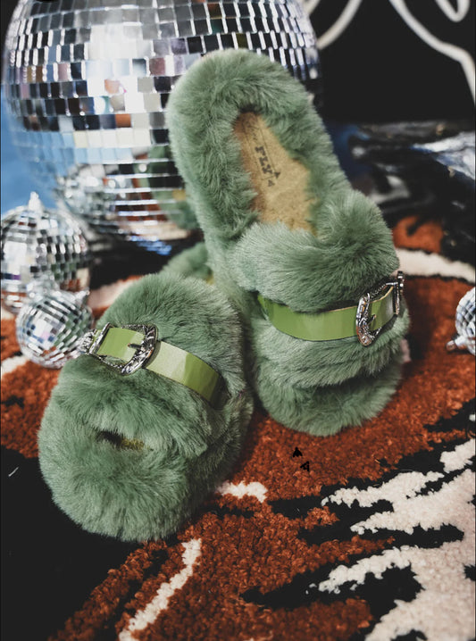 Buckle Bunny Slides (Size 5/6 left)