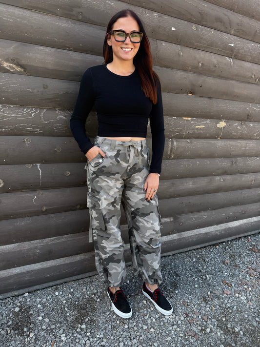 Basic Betty Top • Black